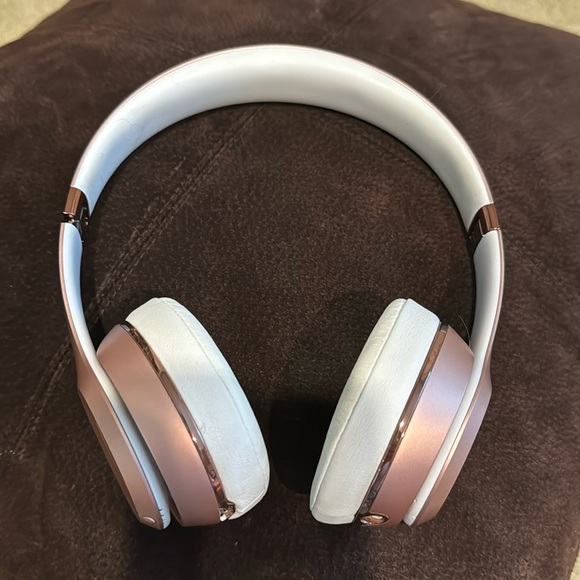 Beats Solo wireless headphones in rose gold